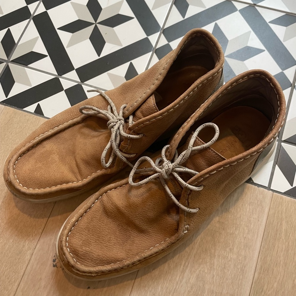 Men’s Ugg boots size 10